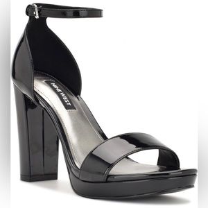 NWT - Nine West Elope Platform Heel
